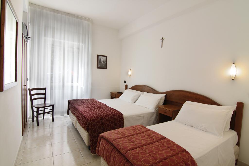 Albergo Villa Bianca San Giovanni Rotondo Oda fotoğraf