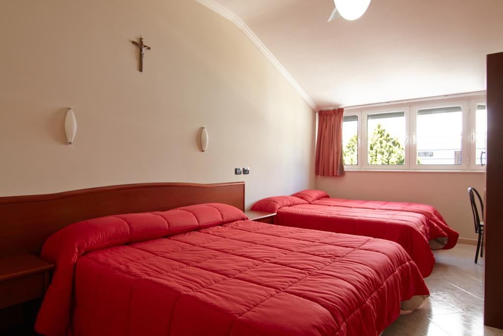 Albergo Villa Bianca San Giovanni Rotondo Oda fotoğraf