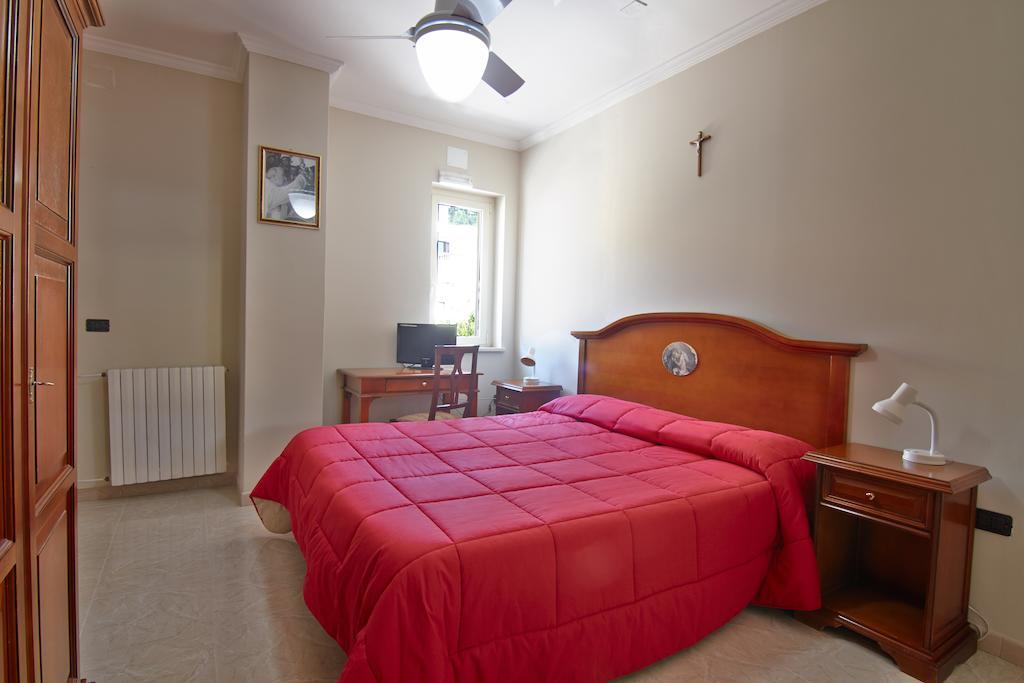 Albergo Villa Bianca San Giovanni Rotondo Oda fotoğraf